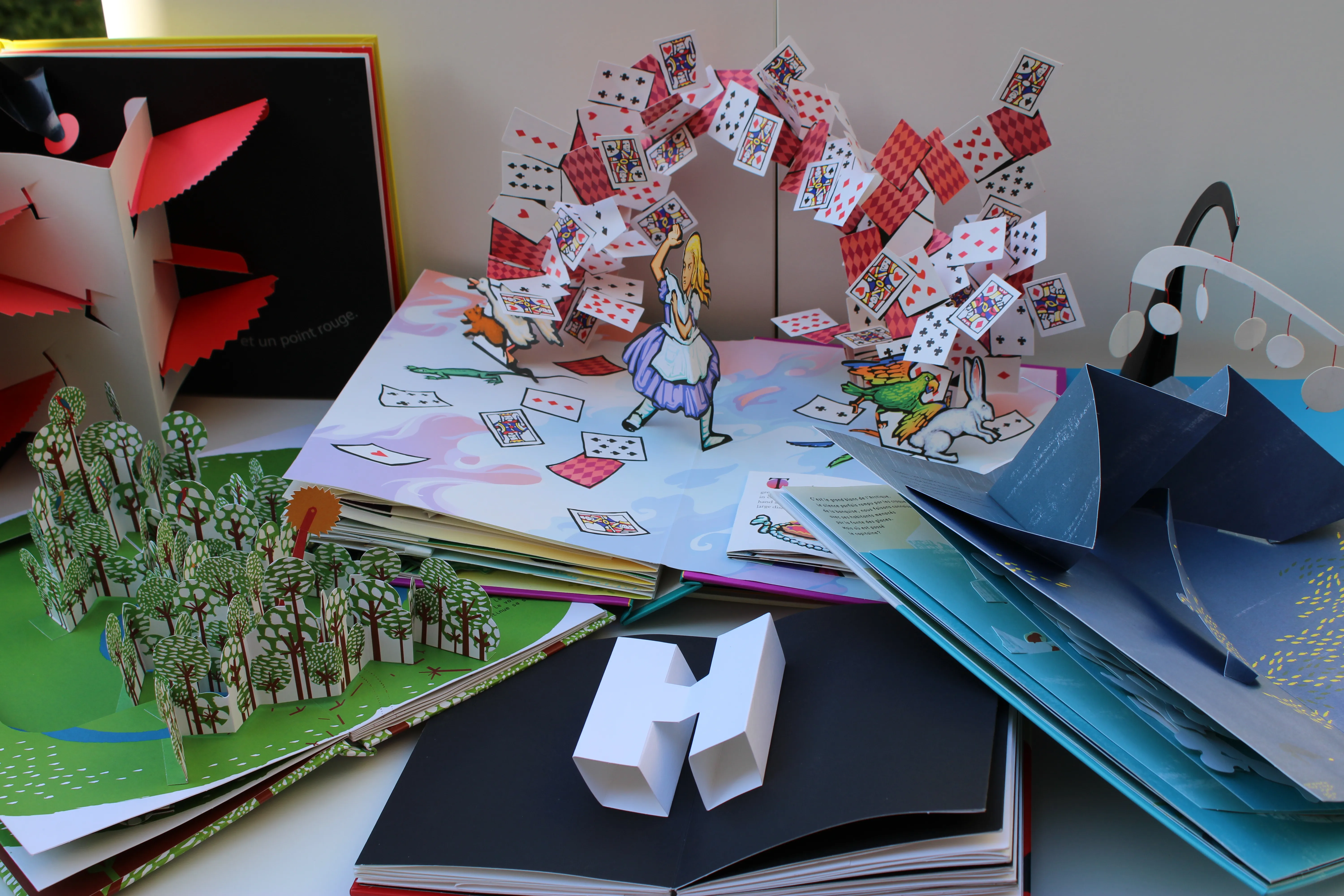 De la lecture à la relecture des pop-up, un « système » temporel à construire ?