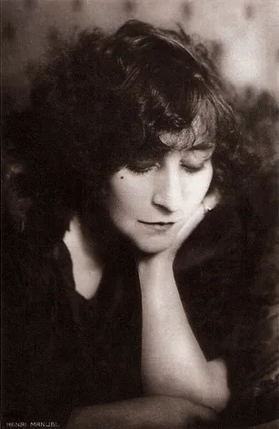Pudique Colette