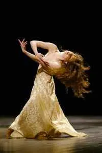 Le danseur est une personne